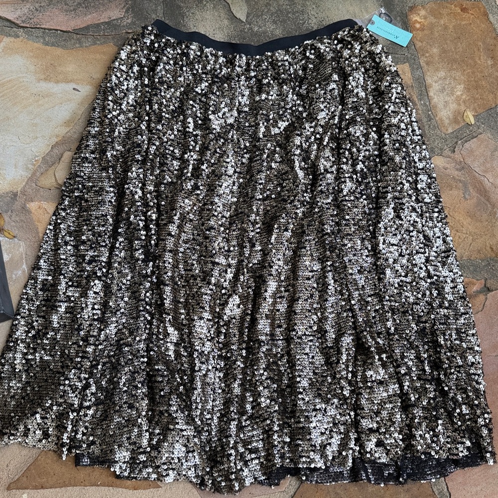 Anthropologie Plus size 1X Black and Gold Sequin Skirt NWT - Picture 2 of 6